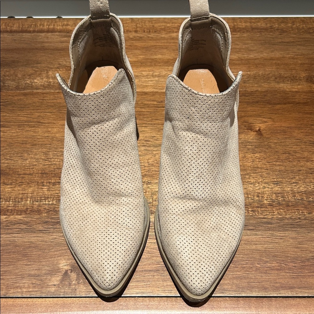Universal Thread Light Beige Perforated Ankle Boo… - image 1